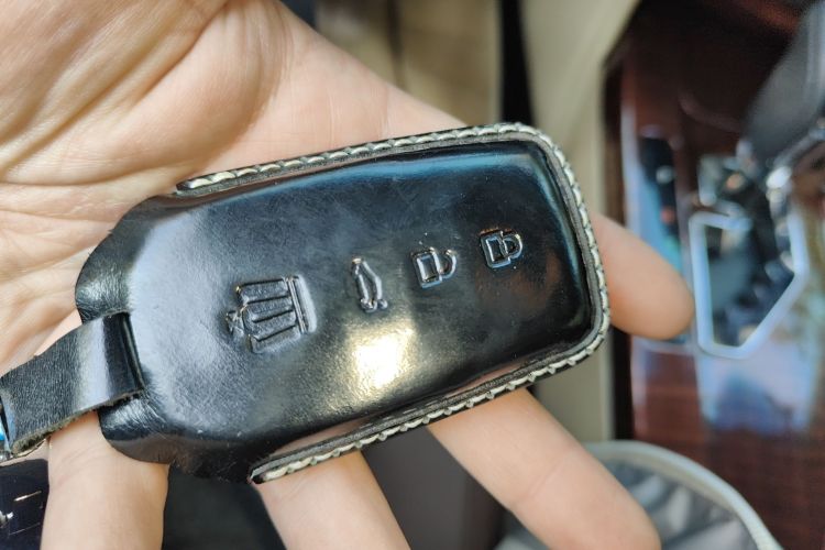 丰田 皇冠 2015款 2.0T 时尚版中控内饰7001