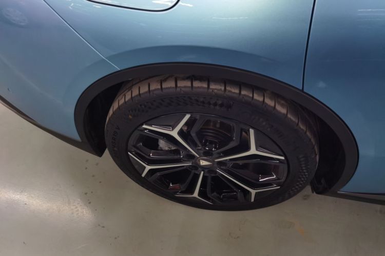 深蓝汽车 深蓝L07 2024款 230Max乾崑智驾ADS SE增程版车身外观6002