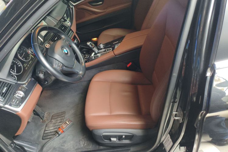 宝马5系 2017款 520Li 典雅型局部细节19