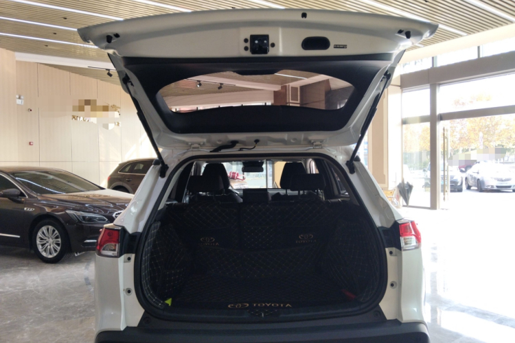 丰田 卡罗拉锐放 2024款 2.0L 精英版机舱底盘23