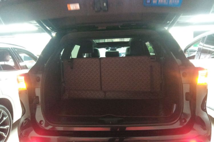 丰田 皇冠陆放 2022款 2.5L HEV四驱旗舰版局部细节23