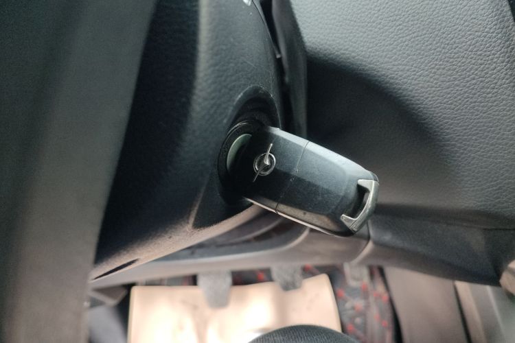 海马S5 2015款 1.6L 手动舒适型中控内饰7001