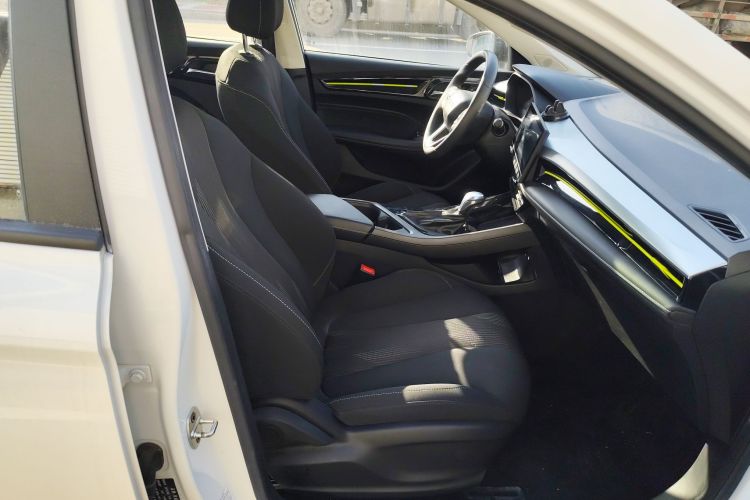 荣威i5 2021款 1.5L CVT铂金版局部细节41