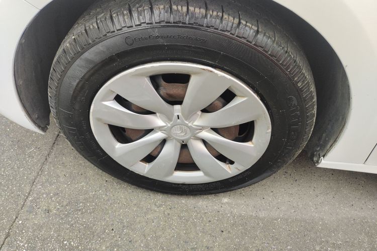 雪铁龙 爱丽舍 2015款 质尚版 1.6L 手动时尚型车身外观6007