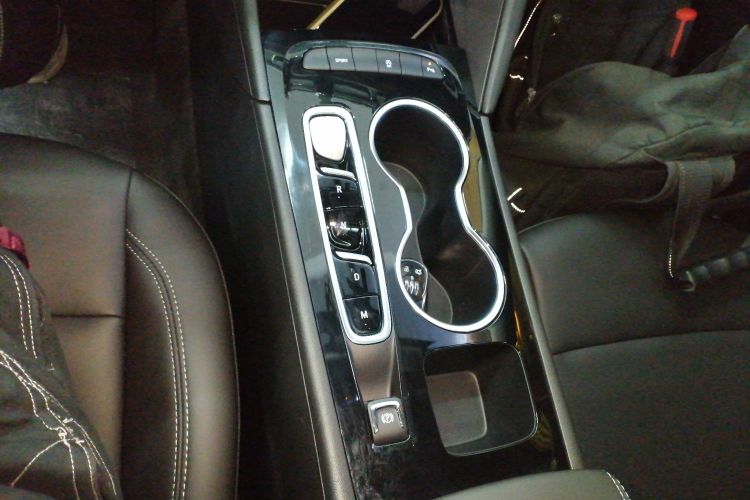 别克 君威 2024款 改款 25T 超享版中控内饰18