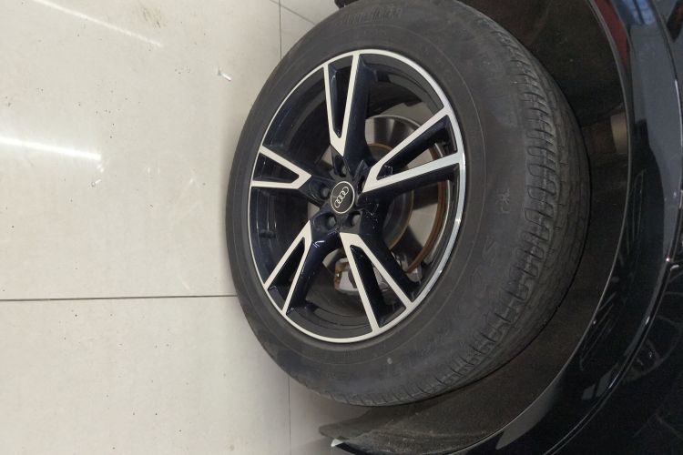 奥迪Q5L 2025款 40 TFSI 时尚动感型车身外观6008