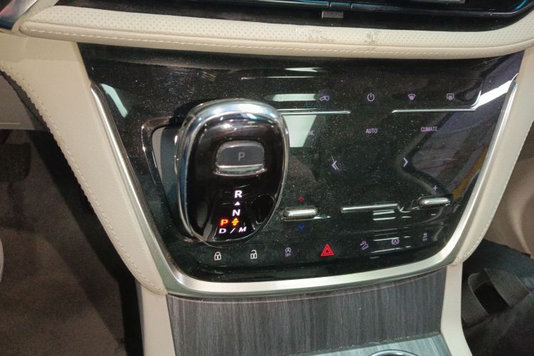 别克GL8 2022款 ES陆尊 653T 舒适型中控内饰18