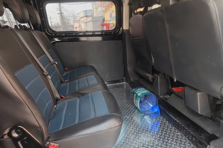 福特 全顺 2019款 2.0T柴油多功能商用车短轴低顶6座国VI中控内饰21