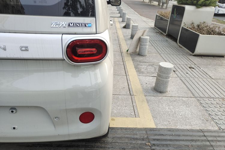 五菱汽车 宏光MINIEV 2024款 第三代 215km 青春版车身外观6006