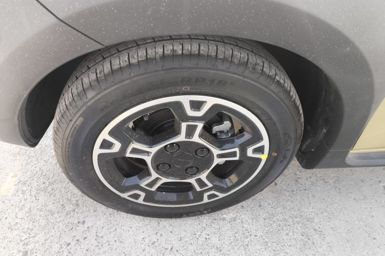 吉利银河 2025款 210km 熊猫骑士车身外观6007