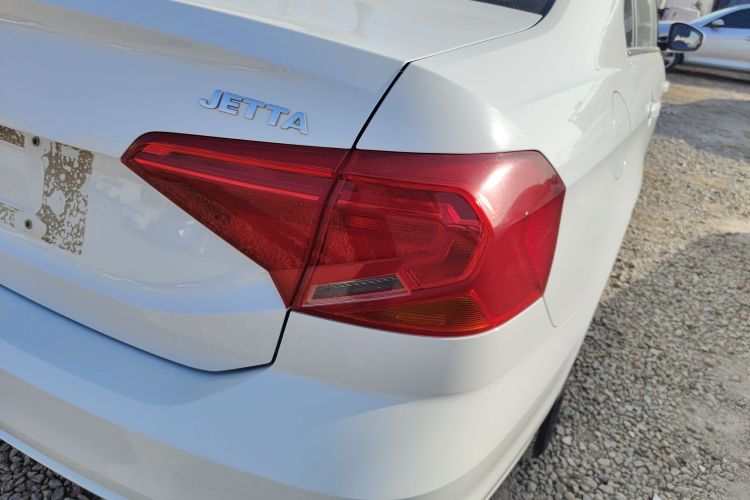 大众 捷达 2019款 梦想版 1.4L 手动时尚型车身外观9