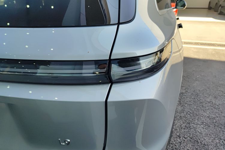 理想汽车 理想L9 2022款 Max车身外观9