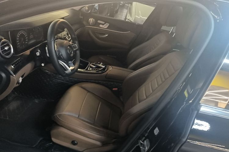 奔驰E级 2018款 E 300 L 运动豪华型局部细节19