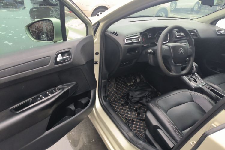 雪铁龙 C4世嘉 2016款 1.6L 自动舒适型中控内饰20