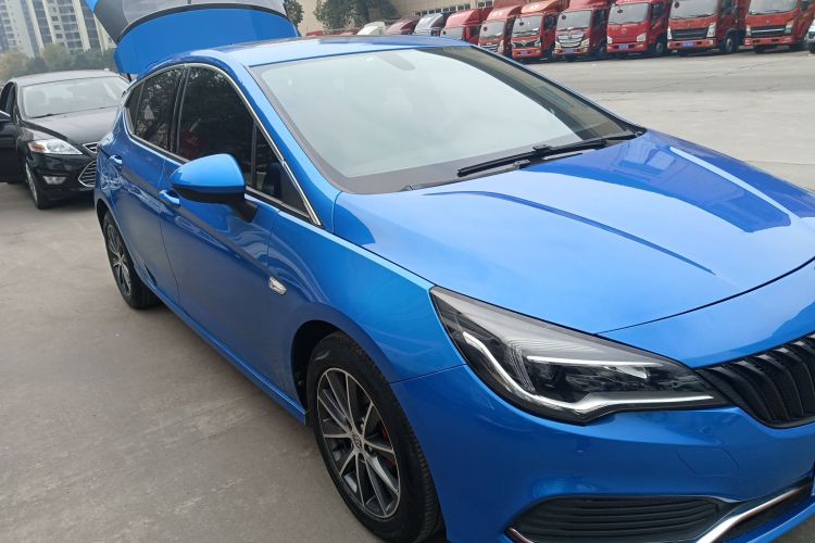 别克 威朗 2016款 两厢GS 20T 双离合燃情运动型车身外观3