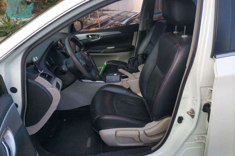 日产 轩逸 2016款 1.6XE CVT舒适版中控内饰19