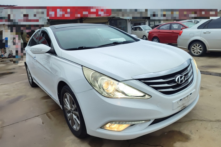 现代 索纳塔 2014款 2.0L 自动豪华版车身外观3