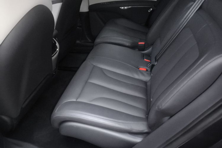 智己汽车 智己LS7 2023款 90kWh Elite后驱版中控内饰7004