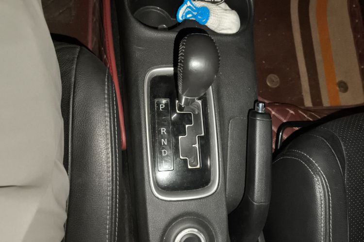 三菱 欧蓝德 2016款 2.4L 四驱精英版 5座局部细节18