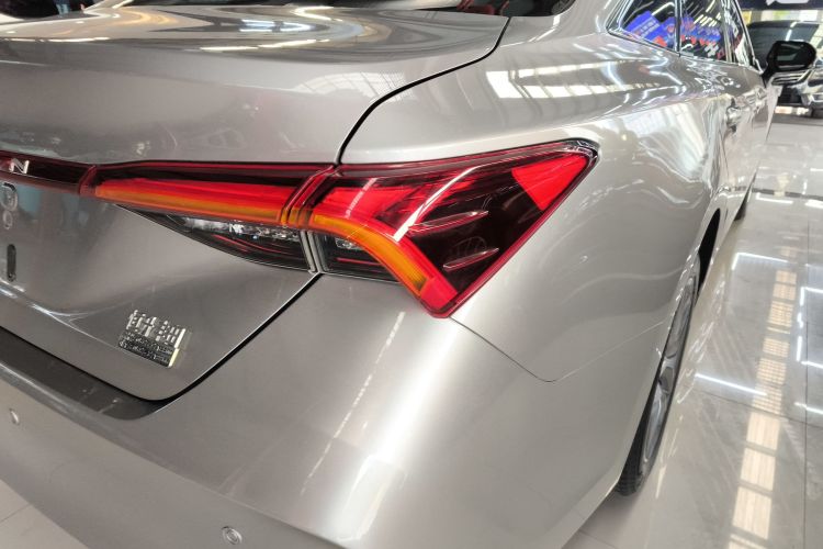 丰田 亚洲龙 2019款 2.0L 进取版 国VI车身外观9