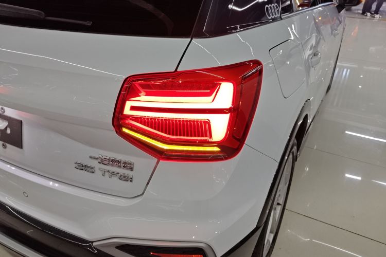 奥迪Q2L 2022款 35 TFSI 进取致雅型车身外观6006