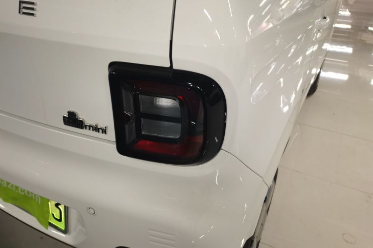 吉利银河 2024款 熊猫mini 200km 龙腾PRO版车身外观9