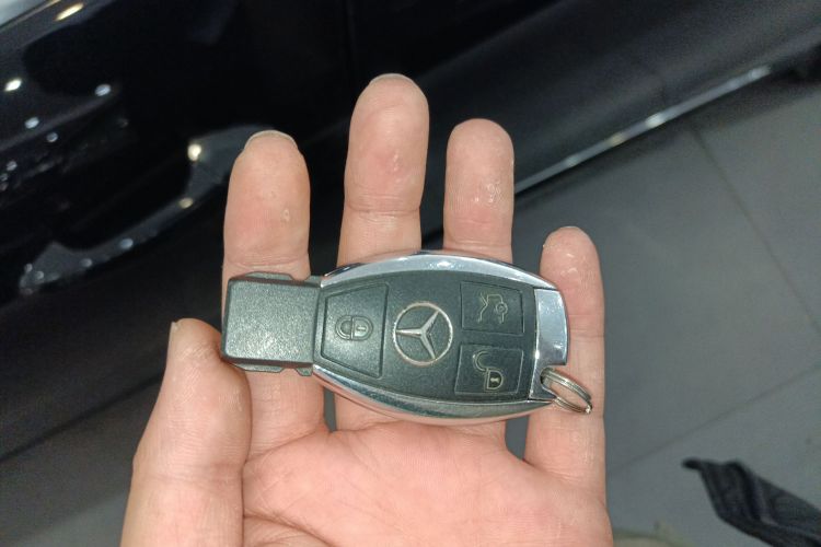 奔驰E级 2015款 E 200 L中控内饰7001