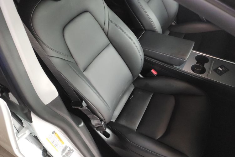 特斯拉 Model Y 2024款 长续航全轮驱动版局部细节41