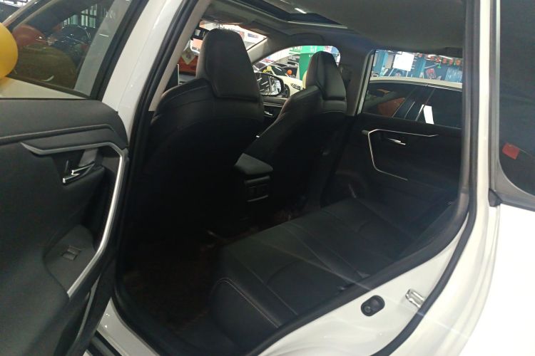 丰田 威兰达 2021款 2.0L CVT两驱豪华版中控内饰21