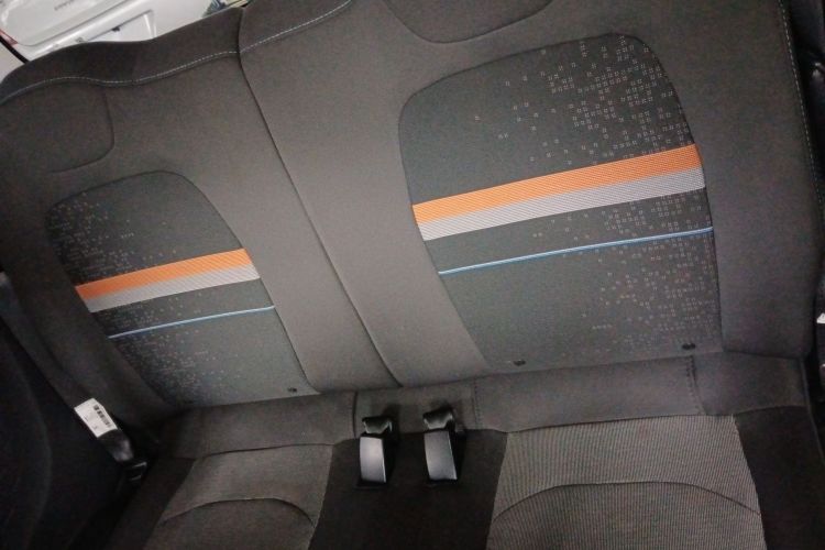 五菱汽车 宏光MINIEV 2021款 马卡龙夹心款 170km 磷酸铁锂中控内饰7004