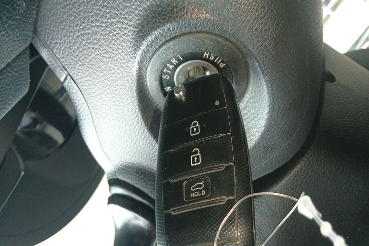 起亚K3 2015款 1.6L 手动GL中控内饰7001