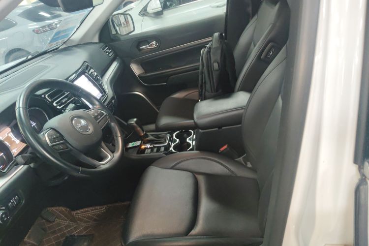 Jeep 大指挥官 2020款 2.0T 两驱精英版中控内饰19