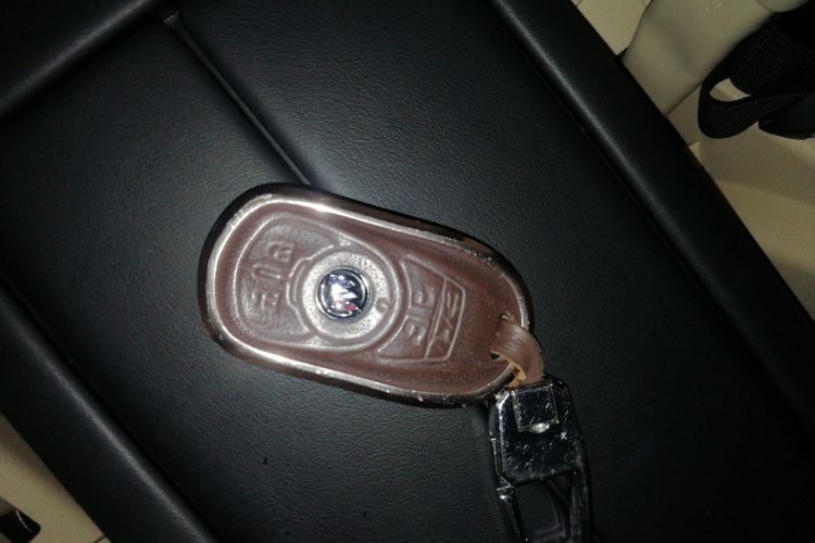 别克GL8 2022款 ES陆尊 653T 尊享型中控内饰11