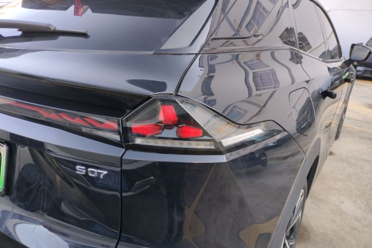 深蓝汽车 深蓝S07 2025款 215Max 深蓝智驾AD PRO增程版车身外观9