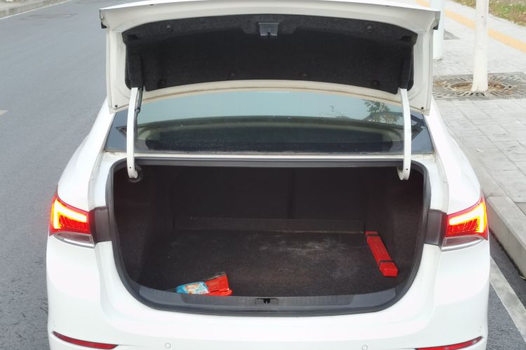 别克 英朗 2018款 18T 自动精英型机舱底盘23