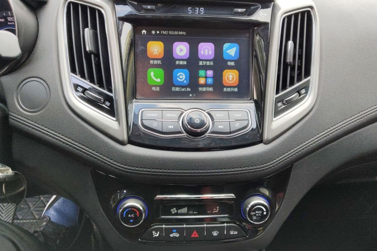 长安 逸动 2016款 XT 1.6L 手动俊酷型中控内饰16