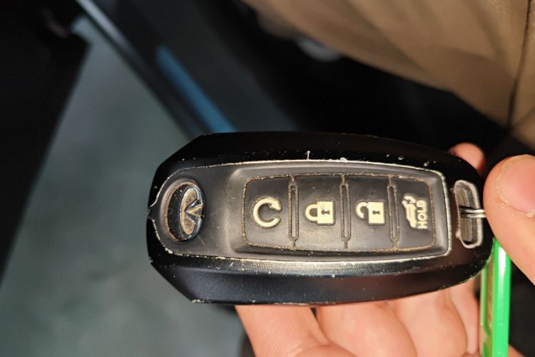 英菲尼迪QX50 2020款 2.0T 四驱菁英版中控内饰11