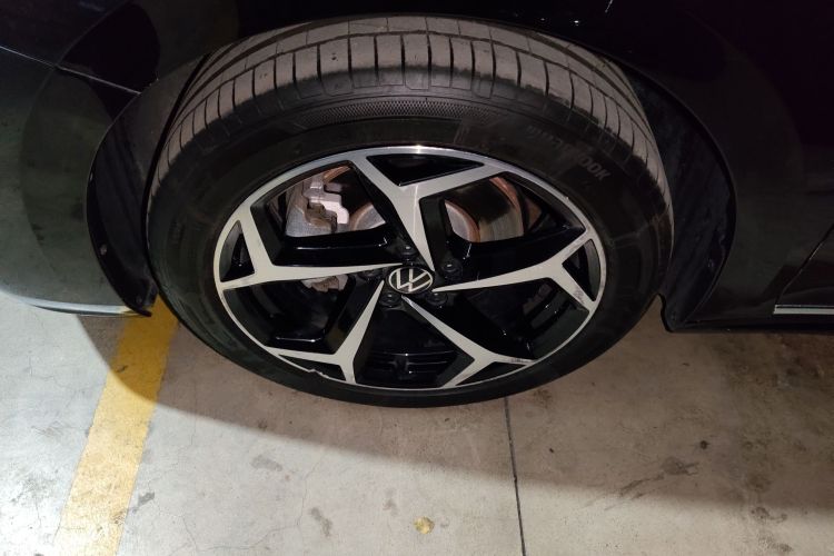 大众 帕萨特 2025款 出众款 330TSI 星空精英版车身外观6007