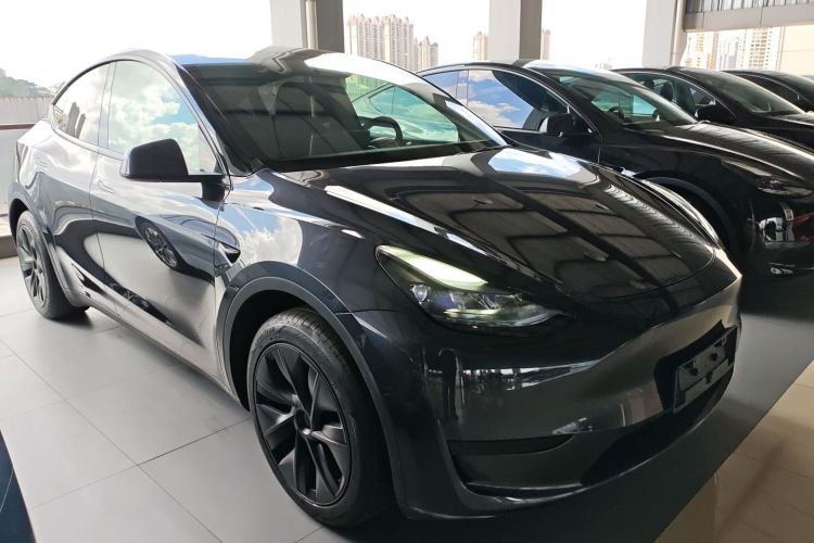 特斯拉 Model Y 2024款 后轮驱动版车身外观3