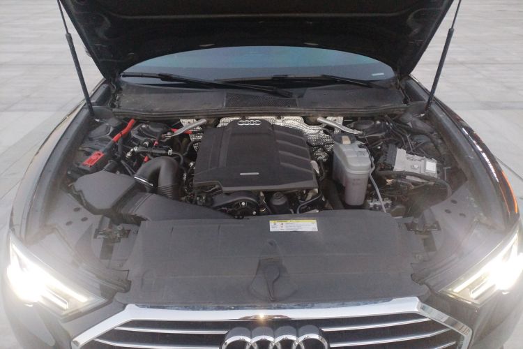 奥迪A6L 2020款 45 TFSI 臻选致雅型机舱底盘24