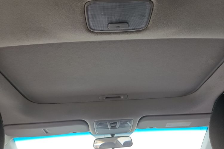 现代 朗动 2013款 1.6L 自动领先型局部细节22