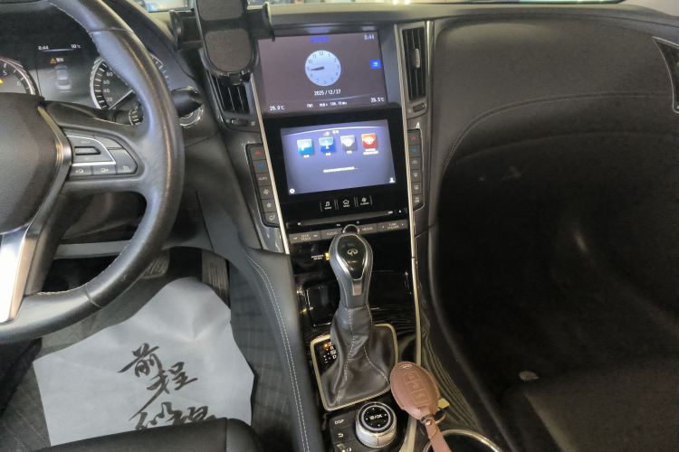 英菲尼迪Q50L 2018款 2.0T 舒适版 国VI中控内饰16