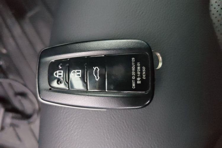 丰田 凯美瑞 2021款 双擎 2.5HG 豪华版中控内饰11