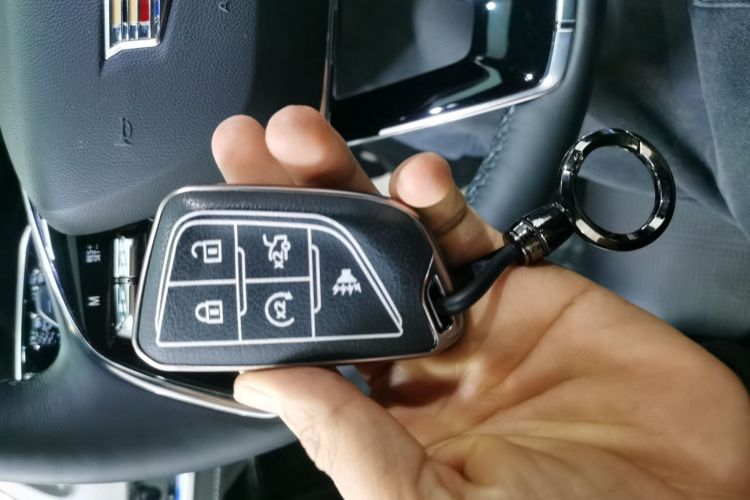 凯迪拉克XT5 2025款 2.0T 豪华型中控内饰7001