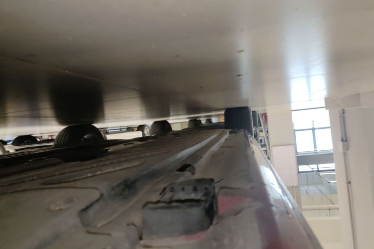 奔驰C级 2018款 C 200 L 运动版局部细节9001