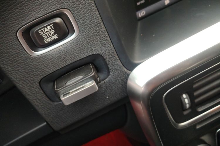 沃尔沃S60(进口) 2011款 2.0T 舒适版中控内饰11