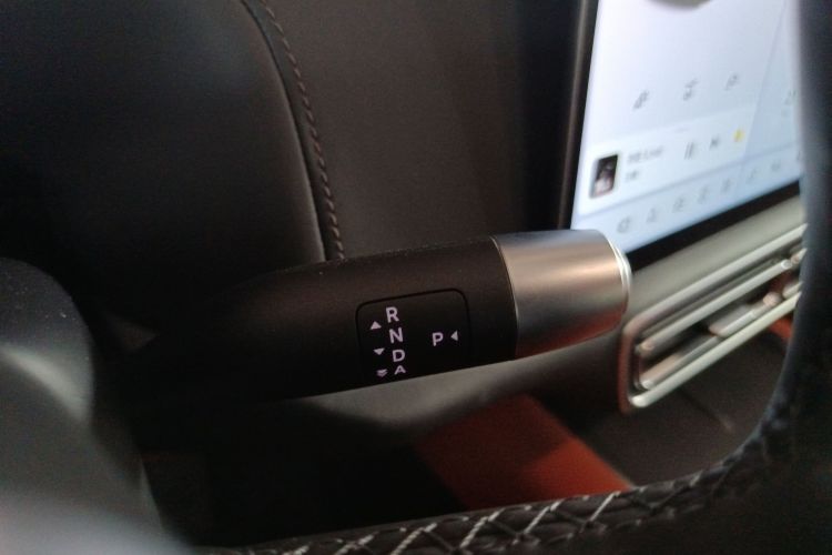 理想汽车 理想L9 2022款 Max中控内饰18