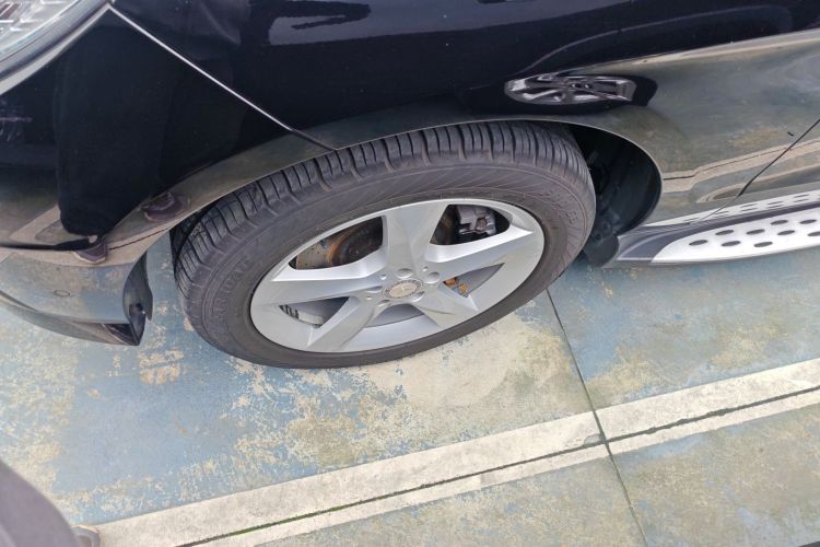 奔驰M级 2014款 ML 400 4MATIC动感型车身外观6007