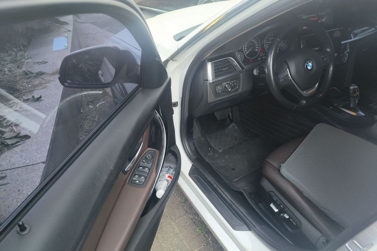 宝马3系 2019款 320Li 时尚型中控内饰20