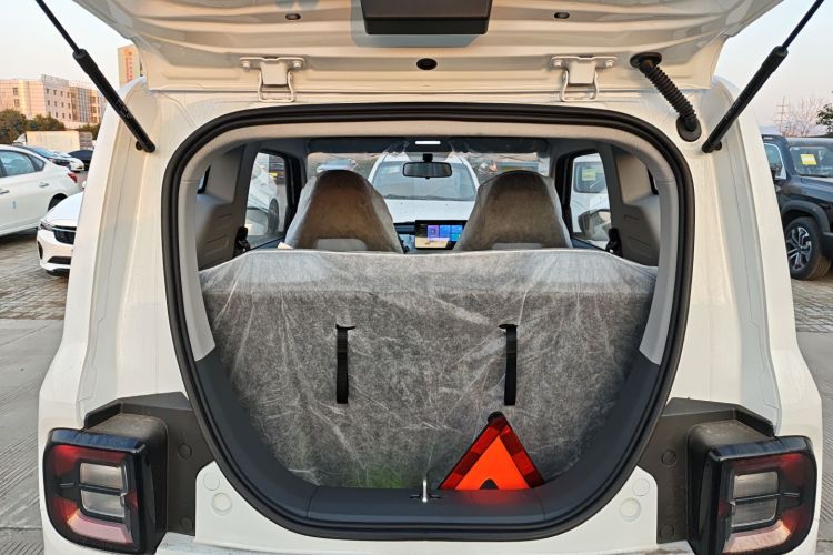 吉利银河 2024款 熊猫mini 200km 耐力熊机舱底盘23